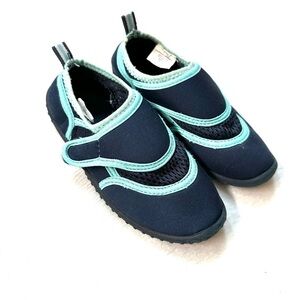 ⭐️ 5 for $25 PLACE Navy & Light Blue Kids’ Water Shoes Velcro Size 11-12